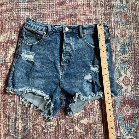 We The Free size 29 CRVY Denim Distressed Women Shorts - Picture 4 of 11